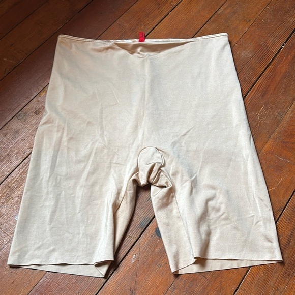 Spanx Shaper Short - Picture 1 of 5